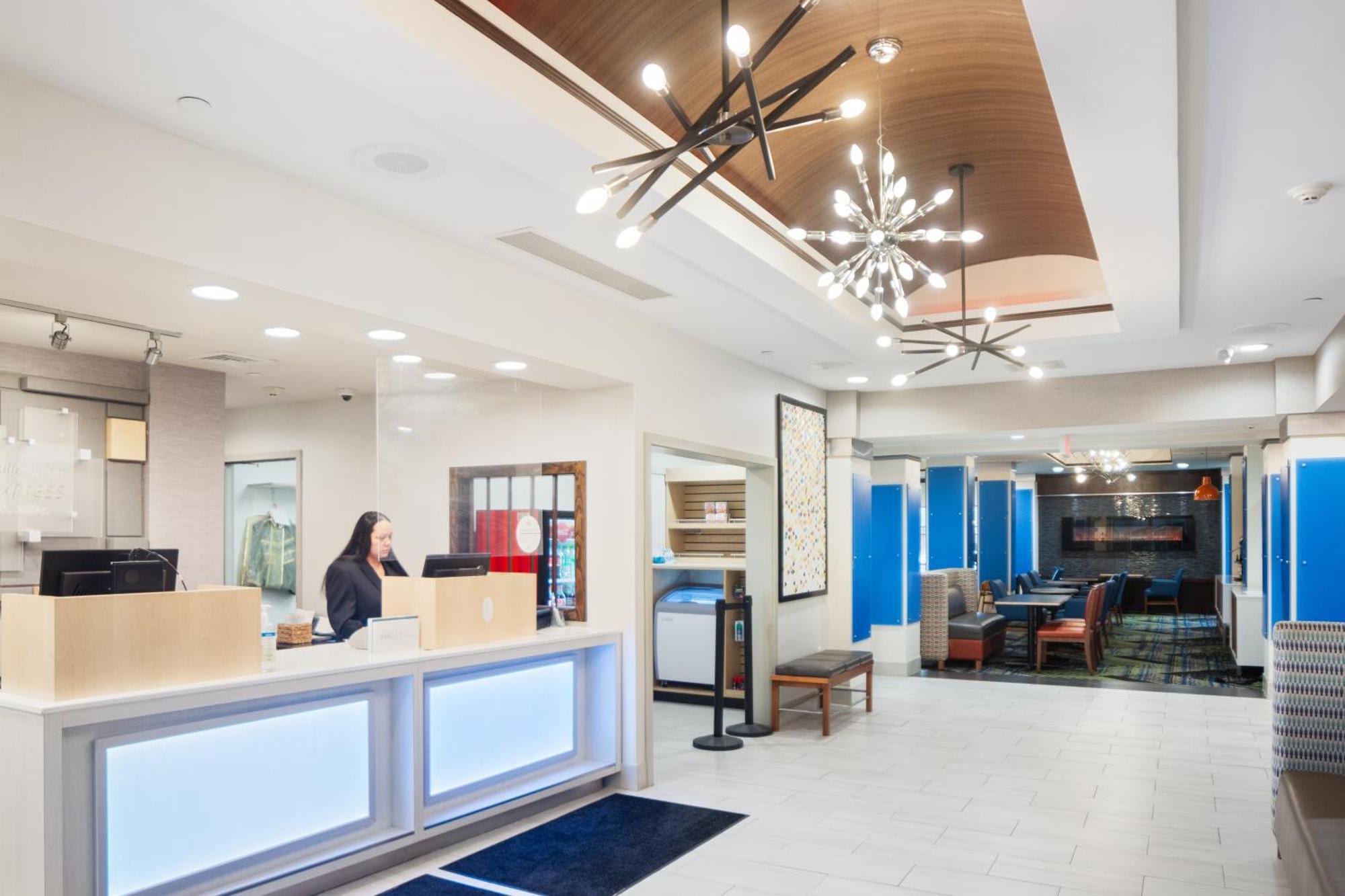 Holiday Inn Express And Suites Stroudsburg-Poconos By Ihg Esterno foto