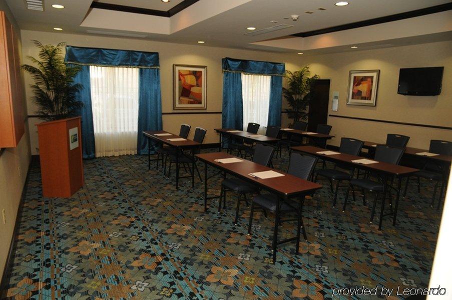Holiday Inn Express And Suites Stroudsburg-Poconos, An Ihg Hotel Servizi foto